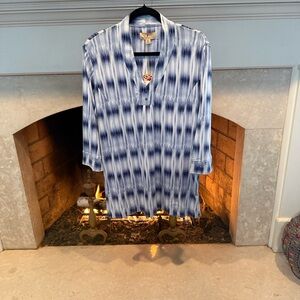 Sport Haley Blue and White Top size XL